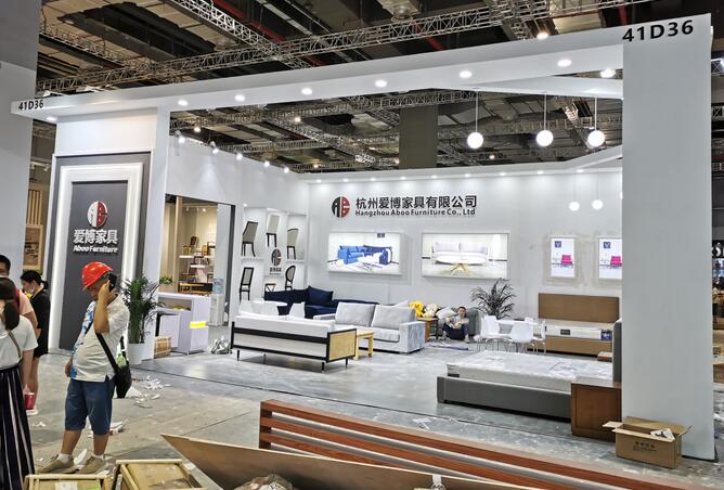 展會搭建布置中塑料類材料該如何選擇？膠黏劑又該如何選擇？