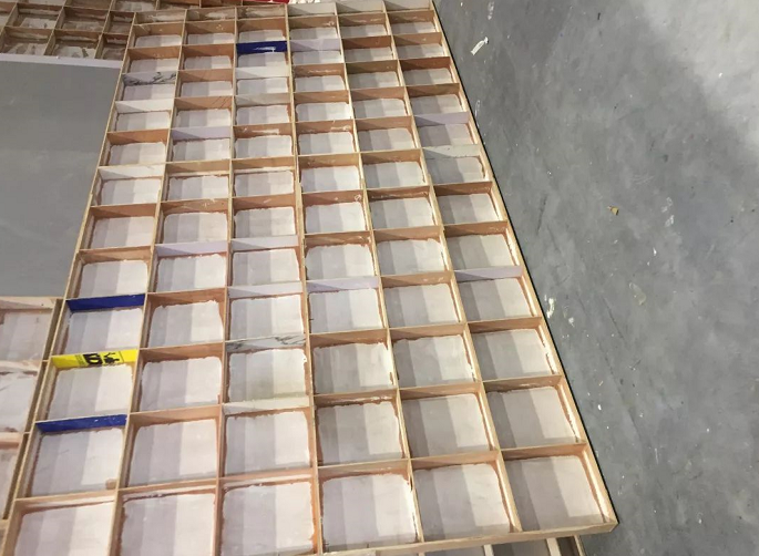 北京展會搭建設計中展臺板墻結構如何制作的？